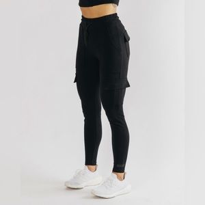 Alphalete Identity Cargo Joggers Women’s